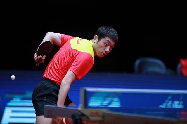 阿森纳发布第三球衣：晨霜白为主基调！