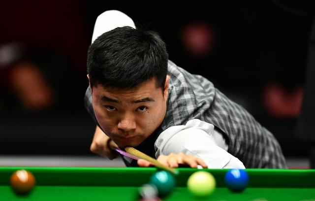 图片报：诺伊尔参加了拜仁周五训练，对阵弗赖堡可以首发上场